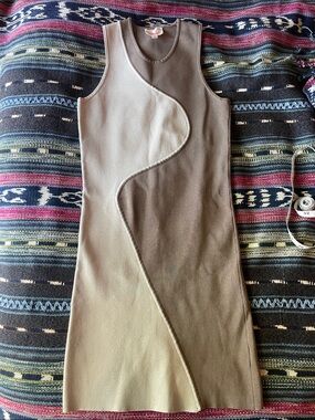 Sleeveless Two-Tone Parker Sculpted Dress